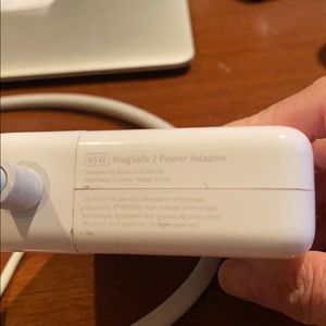 Apple 85 W MagSafe 2 Power Adapter